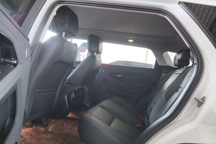 Used Land Rover Range Evoque 2024 Aurora L 249 PS Prestige Light-Chasing Edition Left Rear Seat