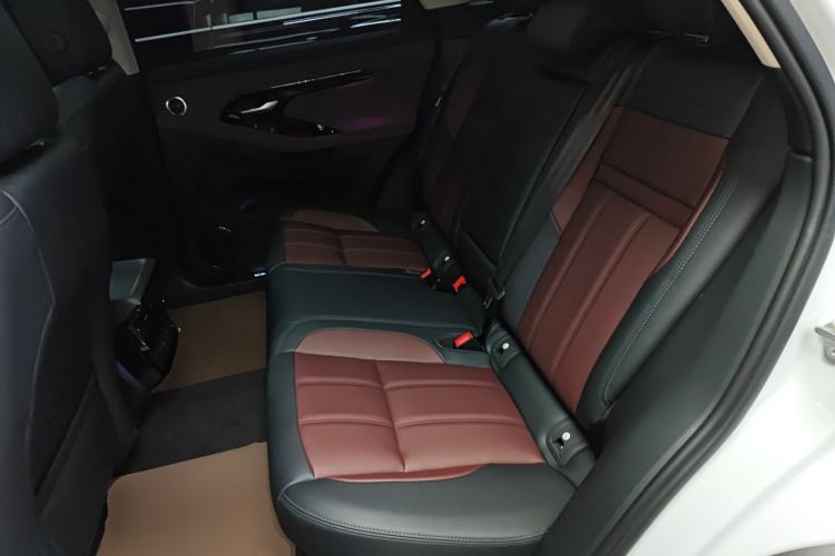 Used Land Rover Range Evoque 2024 Aurora L 249 PS Prestige Light-Chasing Edition Left Rear Seat