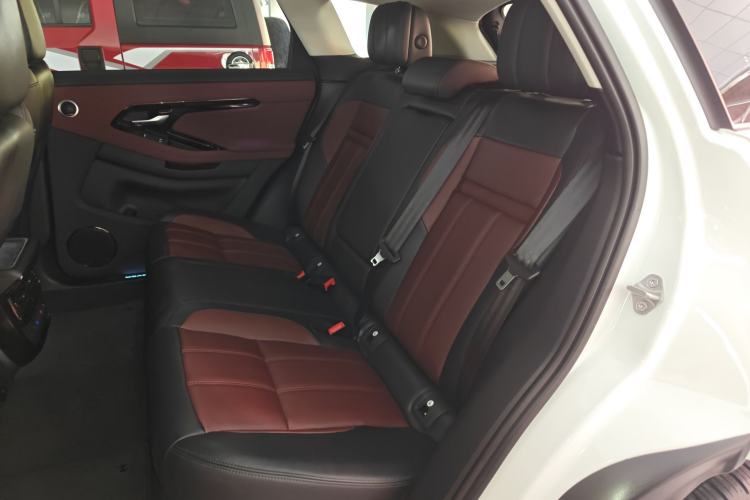 Used Land Rover Range Evoque 2024 Aurora L 249 PS Prestige Light-Chasing Edition Left Rear Seat