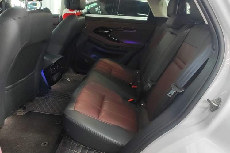 Used Land Rover Range Evoque 2024 Aurora L 249 PS Prestige Light-Chasing Edition Left Rear Seat