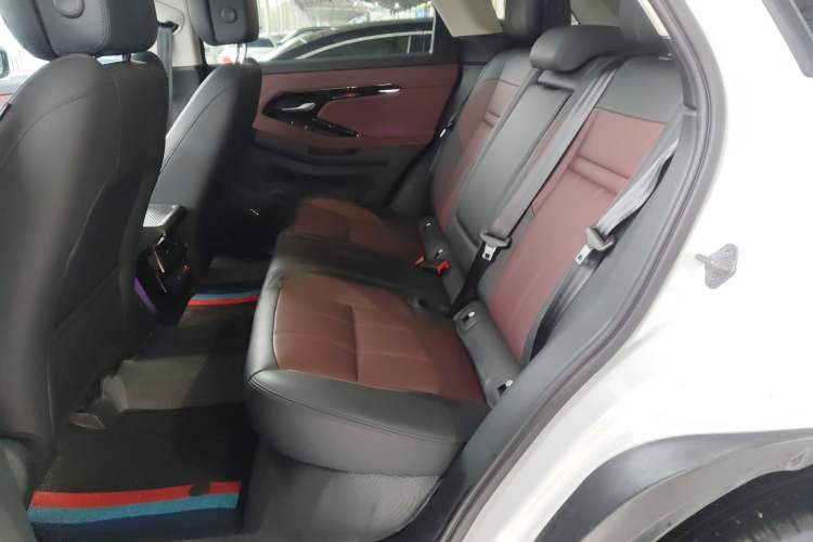Used Land Rover Range Evoque 2024 Aurora L 249 PS Prestige Light-Chasing Edition Left Rear Seat