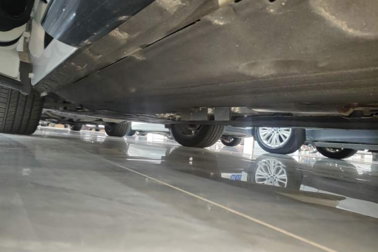 Used Land Rover Range Evoque 2024 Aurora L 249 PS Prestige Light-Chasing Edition Left Side Sill