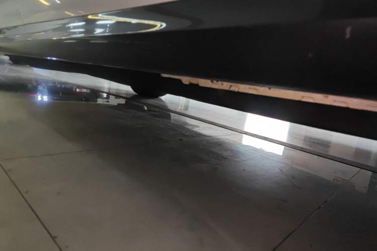 Used Land Rover Range Evoque 2024 Aurora L 249 PS Prestige Light-Chasing Edition Left Side Sill