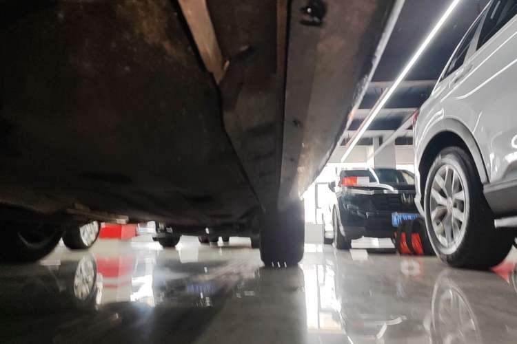 Used Land Rover Range Evoque 2024 Aurora L 249 PS Prestige Light-Chasing Edition Left Side Sill