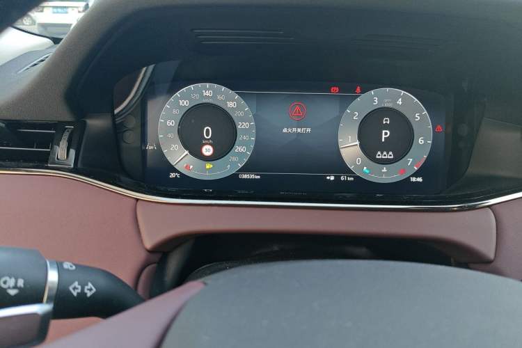 Used Land Rover Range Evoque 2024 Aurora L 249 PS Prestige Light-Chasing Edition Odometer Close Up