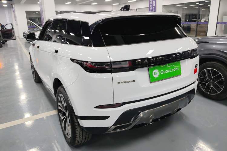 Used Land Rover Range Evoque 2024 Aurora L 249 PS Prestige Light-Chasing Edition Rear Left 45 Deg