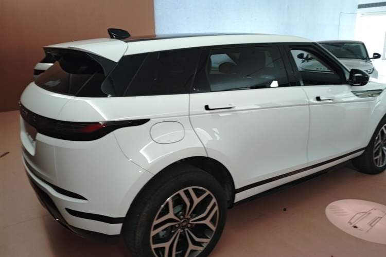Used Land Rover Range Evoque 2024 Aurora L 249 PS Prestige Light-Chasing Edition Rear Right 45 Deg