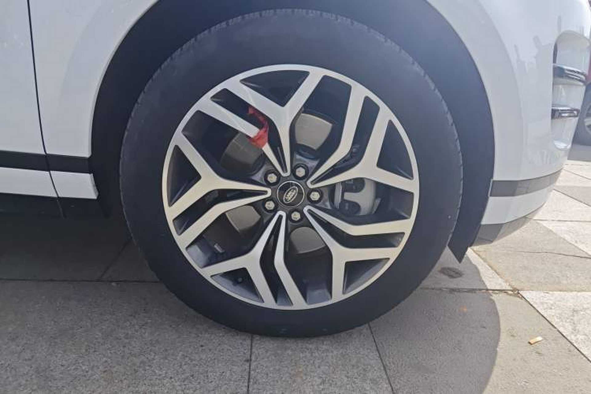 Used Land Rover Range Evoque 2024 Aurora L 249 PS Prestige Light-Chasing Edition Right Front Wheel Hub