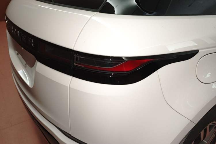 Used Land Rover Range Evoque 2024 Aurora L 249 PS Prestige Light-Chasing Edition Right Rear Taillight