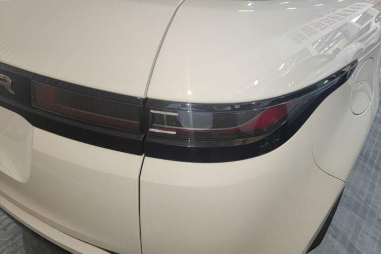 Used Land Rover Range Evoque 2024 Aurora L 249 PS Prestige Light-Chasing Edition Right Rear Taillight
