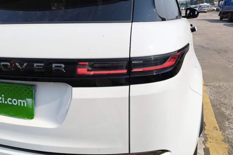 Used Land Rover Range Evoque 2024 Aurora L 249 PS Prestige Light-Chasing Edition Right Rear Taillight