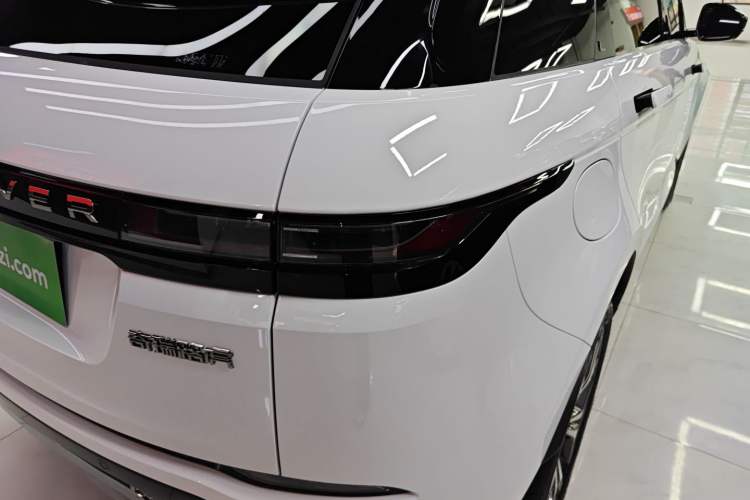 Used Land Rover Range Evoque 2024 Aurora L 249 PS Prestige Light-Chasing Edition Right Rear Taillight