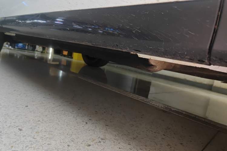 Used Land Rover Range Evoque 2024 Aurora L 249 PS Prestige Light-Chasing Edition Right Side Sill