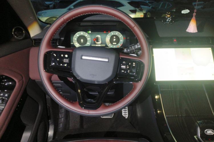 Used Land Rover Range Evoque 2024 Aurora L 249 PS Prestige Light-Chasing Edition Steering Wheel