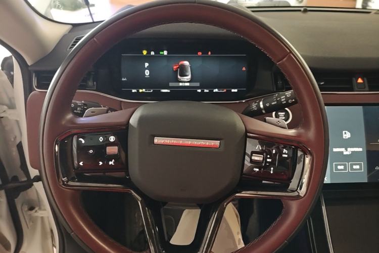Used Land Rover Range Evoque 2024 Aurora L 249 PS Prestige Light-Chasing Edition Steering Wheel
