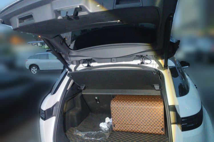 Used Land Rover Range Evoque 2024 Aurora L 249 PS Prestige Light-Chasing Edition Trunk