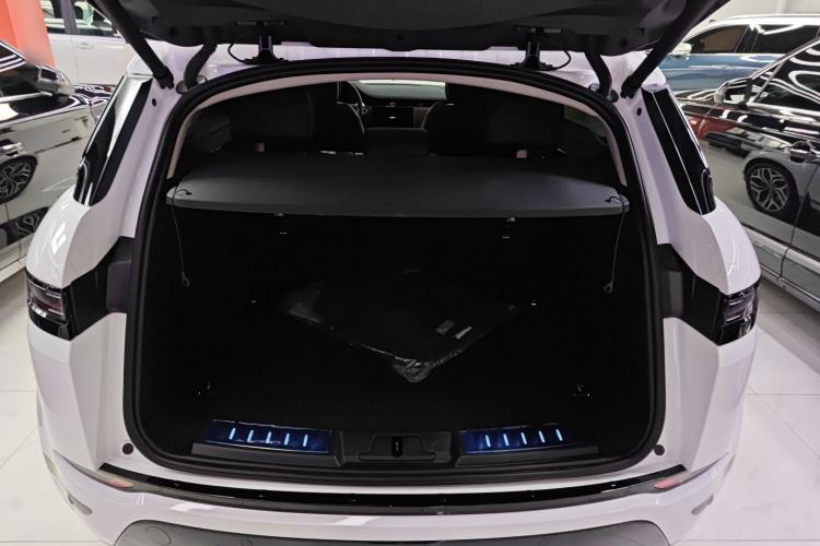 Used Land Rover Range Evoque 2024 Aurora L 249 PS Prestige Light-Chasing Edition Trunk