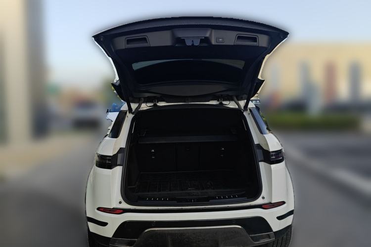 Used Land Rover Range Evoque 2024 Aurora L 249 PS Prestige Light-Chasing Edition Trunk