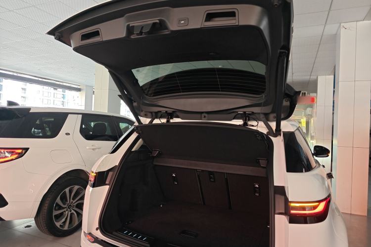 Used Land Rover Range Evoque 2024 Aurora L 249 PS Prestige Light-Chasing Edition Trunk