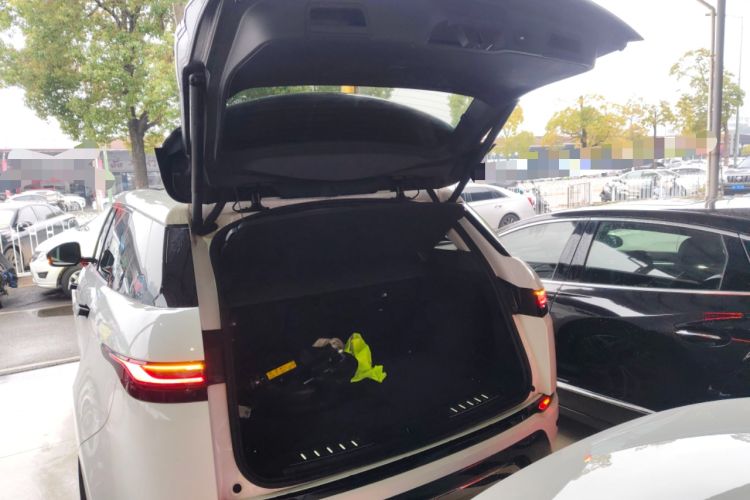 Used Land Rover Range Evoque 2024 Aurora L 249 PS Prestige Light-Chasing Edition Trunk