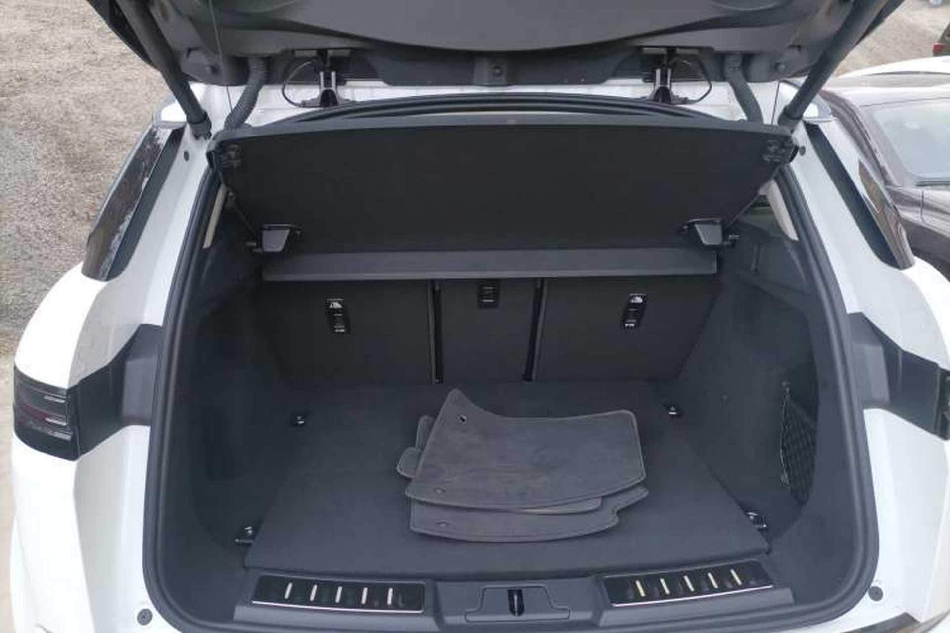 Used Land Rover Range Evoque 2024 Aurora L 249 PS Prestige Light-Chasing Edition Trunk