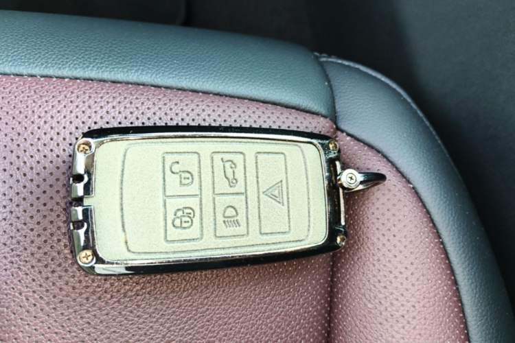 Used Land Rover Range Evoque 2024 Aurora L 249 PS Prestige Light-Chasing Edition Vehicle Key