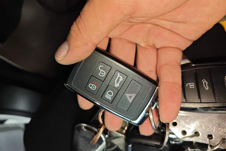Used Land Rover Range Evoque 2024 Aurora L 249 PS Prestige Light-Chasing Edition Vehicle Key