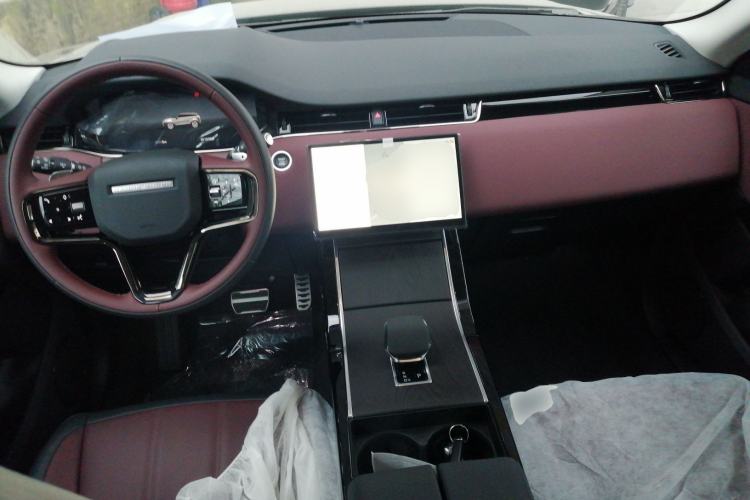 Used Land Rover Range Evoque 2026 Model Range Rover Velar L SE Interior 2