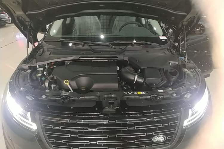 Used Land Rover Range Evoque 2026 Model Range Rover Velar L SE Engine Bay