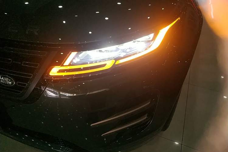 Used Land Rover Range Evoque 2026 Model Range Rover Velar L SE Left Front Headlight