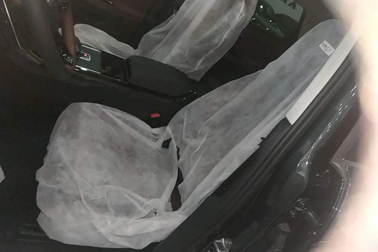 Used Land Rover Range Evoque 2026 Model Range Rover Velar L SE Left Front Seat