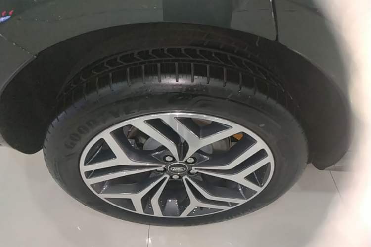 Used Land Rover Range Evoque 2026 Model Range Rover Velar L SE Right Rear Wheel Hub