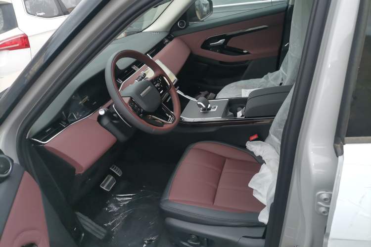 Used Land Rover Range Evoque 2026 Model Range Rover Velar L SE Left Front Seat