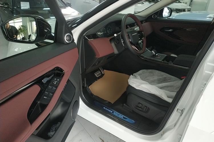 Used Land Rover Range Evoque 2026 Model Range Rover Velar L SE Driver Seat