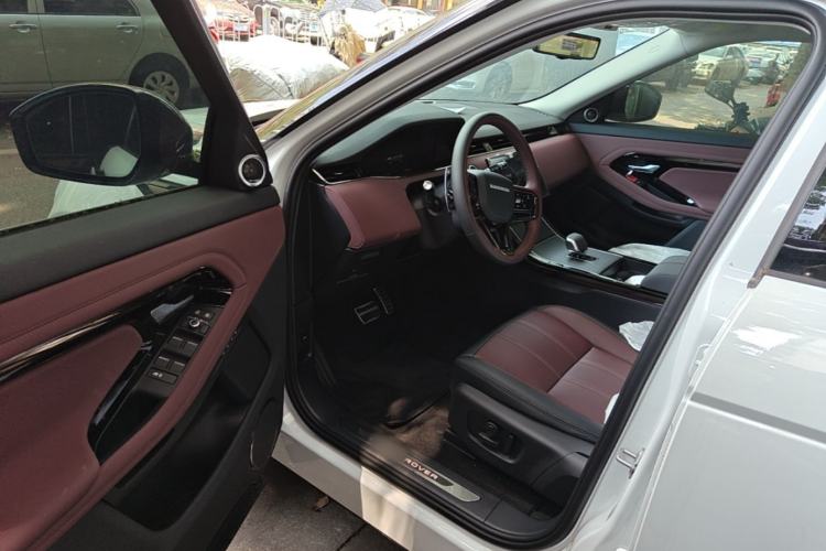 Used Land Rover Range Evoque 2026 Model Range Rover Velar L SE Driver Seat