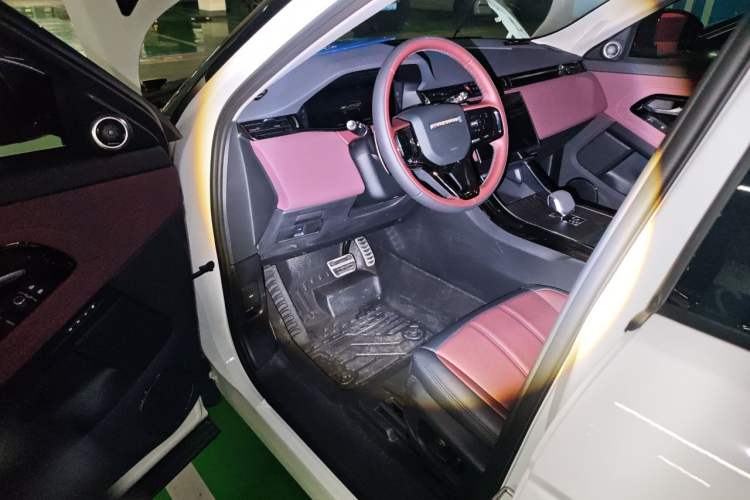 Used Land Rover Range Evoque 2026 Model Range Rover Velar L SE Driver Seat