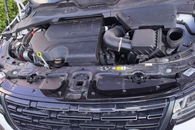 Used Land Rover Range Evoque 2026 Model Range Rover Velar L SE Engine Bay
