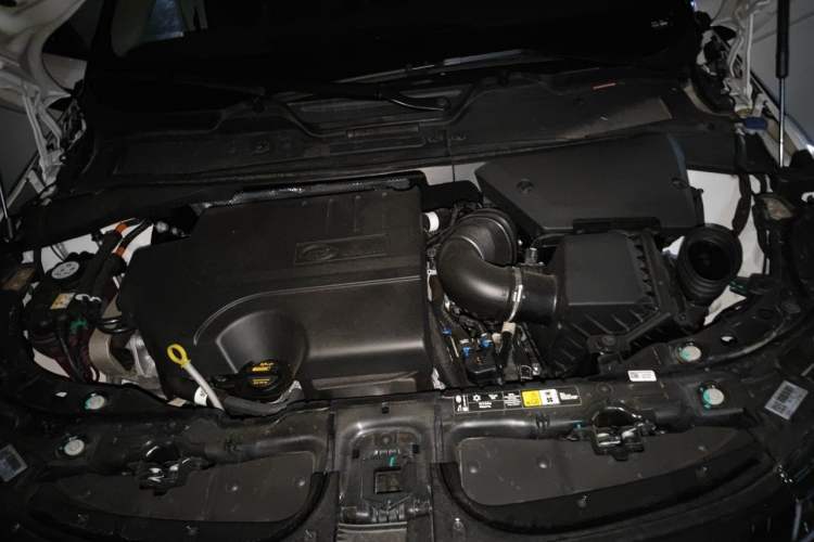 Used Land Rover Range Evoque 2026 Model Range Rover Velar L SE Engine Bay