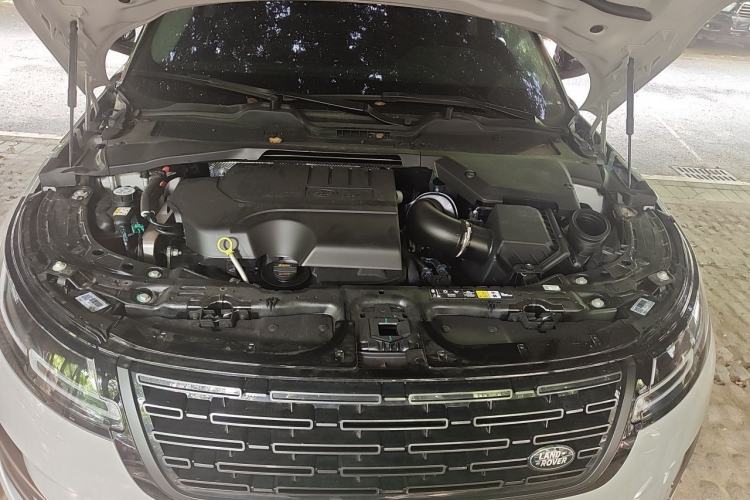 Used Land Rover Range Evoque 2026 Model Range Rover Velar L SE Engine Bay