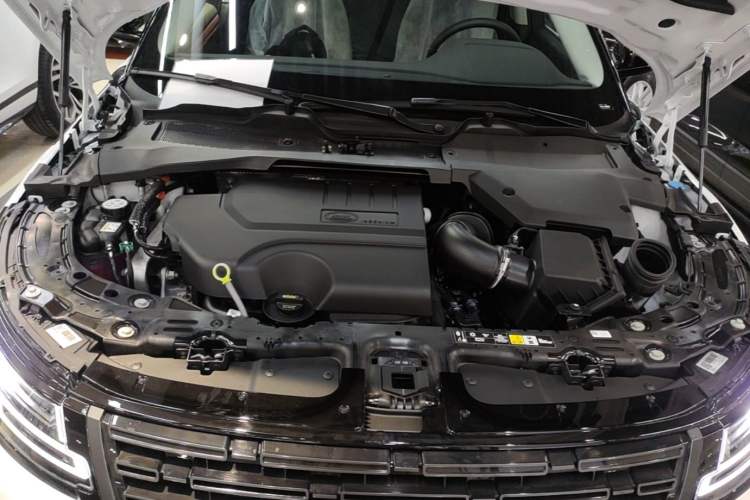 Used Land Rover Range Evoque 2026 Model Range Rover Velar L SE Engine Bay