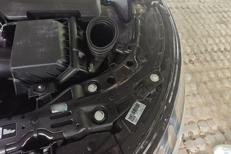 Used Land Rover Range Evoque 2026 Model Range Rover Velar L SE Engine Bay Left
