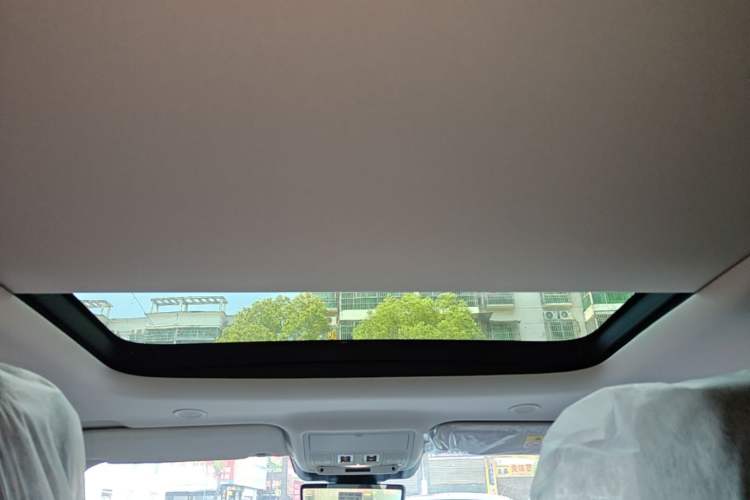 Used Land Rover Range Evoque 2026 Model Range Rover Velar L SE Headliner