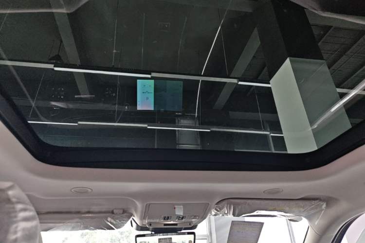 Used Land Rover Range Evoque 2026 Model Range Rover Velar L SE Headliner