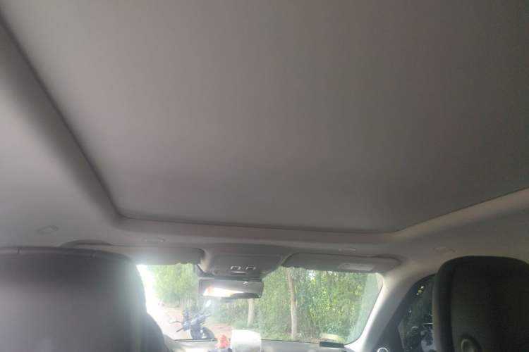 Used Land Rover Range Evoque 2026 Model Range Rover Velar L SE Headliner