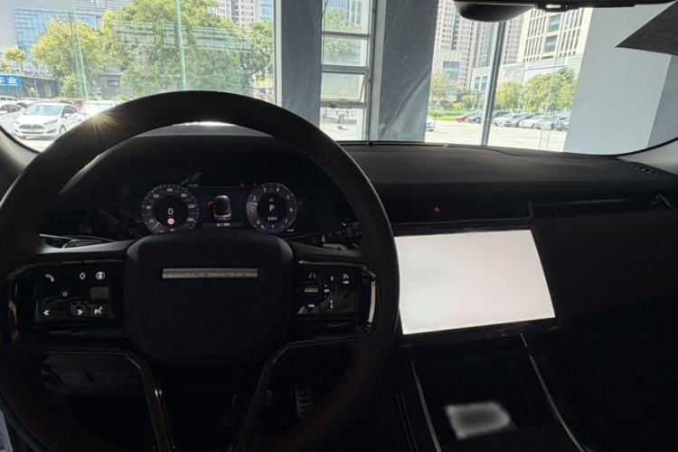 Used Land Rover Range Evoque 2026 Model Range Rover Velar L SE Interior 4