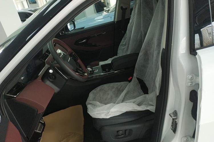 Used Land Rover Range Evoque 2026 Model Range Rover Velar L SE Left Front Seat