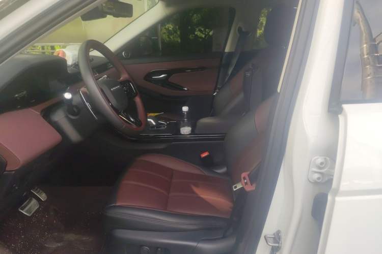 Used Land Rover Range Evoque 2026 Model Range Rover Velar L SE Left Front Seat
