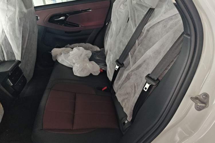 Used Land Rover Range Evoque 2026 Model Range Rover Velar L SE Left Rear Seat