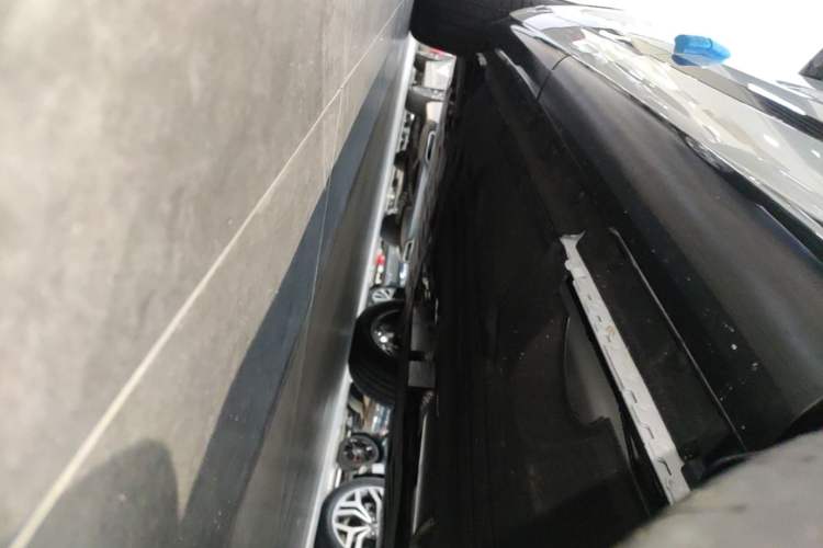 Used Land Rover Range Evoque 2026 Model Range Rover Velar L SE Left Side Sill