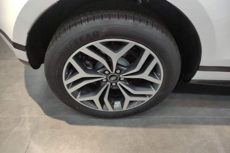 Used Land Rover Range Evoque 2026 Model Range Rover Velar L SE Right Rear Wheel Hub